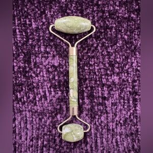 Green Jade Facial Roller - Home Accents